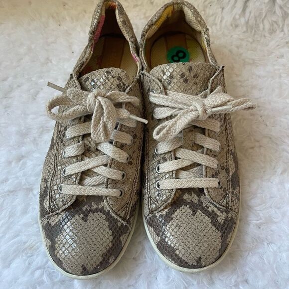 Born leather snake skin print cream and taupe color size 8 - Picture 1 of 10